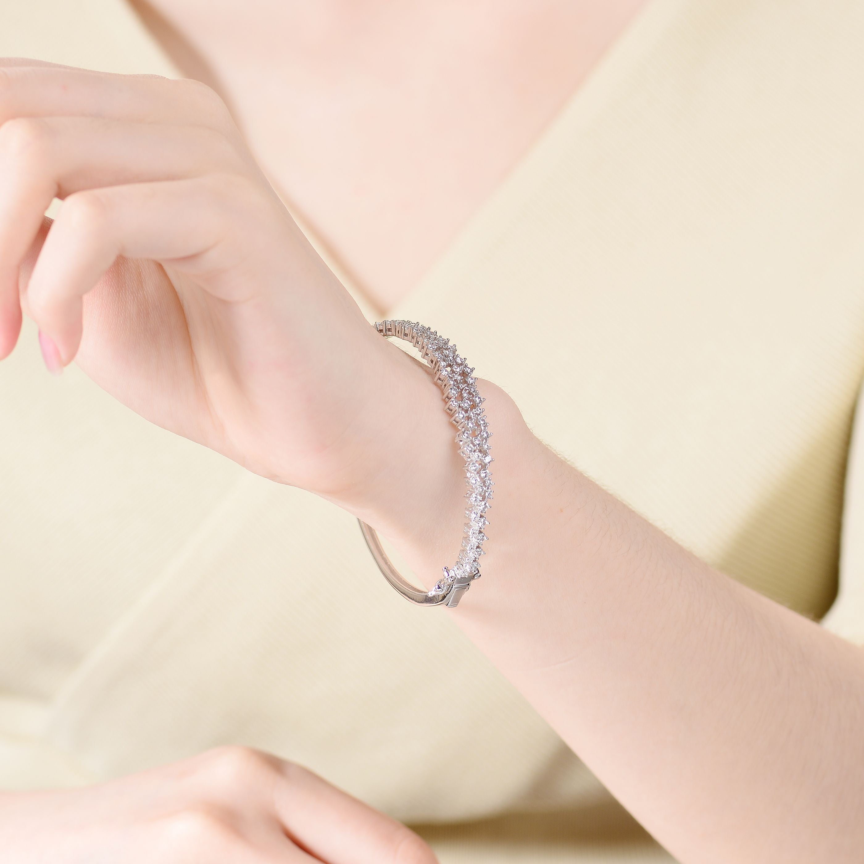 Lierre Cluster Bangle Bracelet GENEVIVE