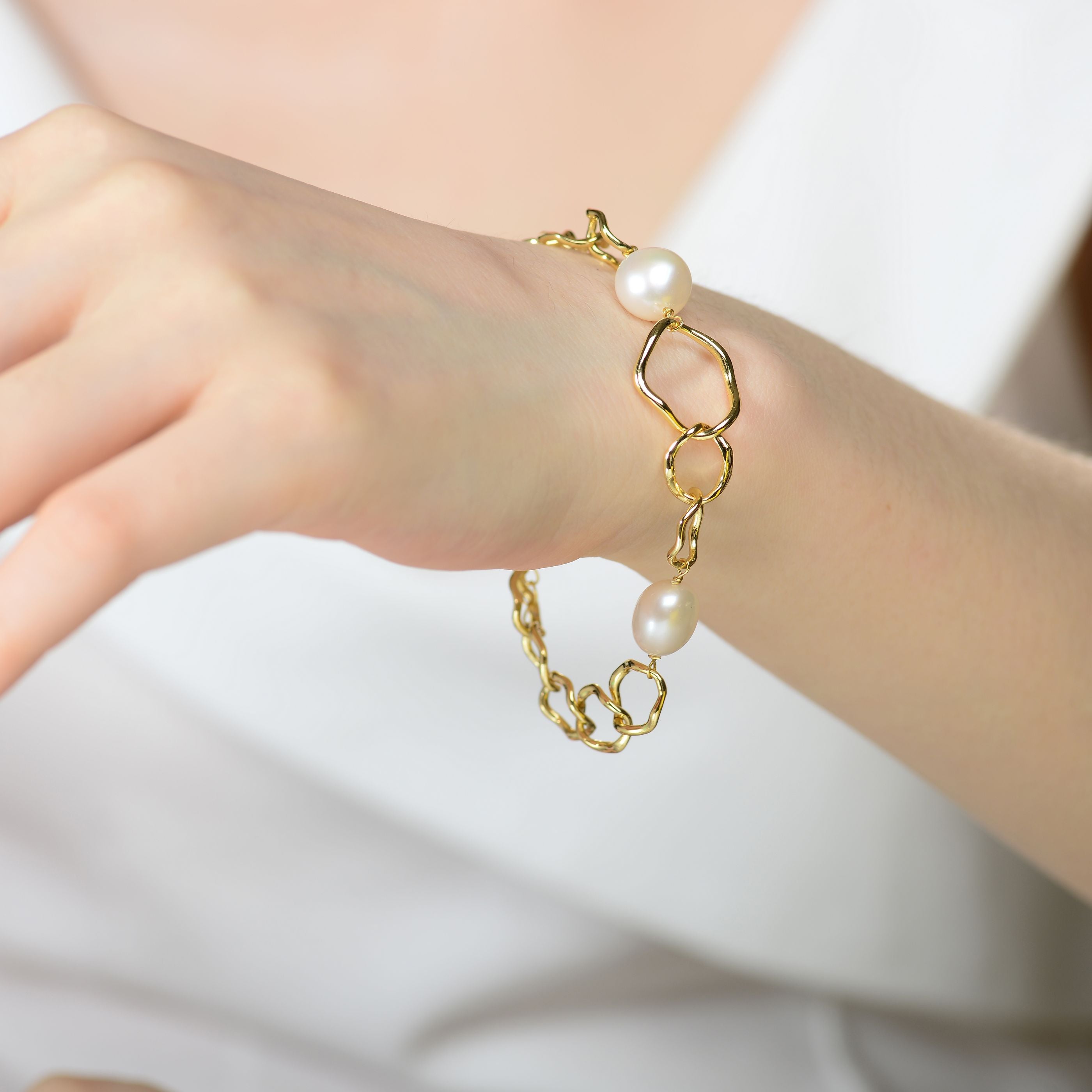 Jacqueline Freshwater Pearl Chain Bracelet GENEVIVE