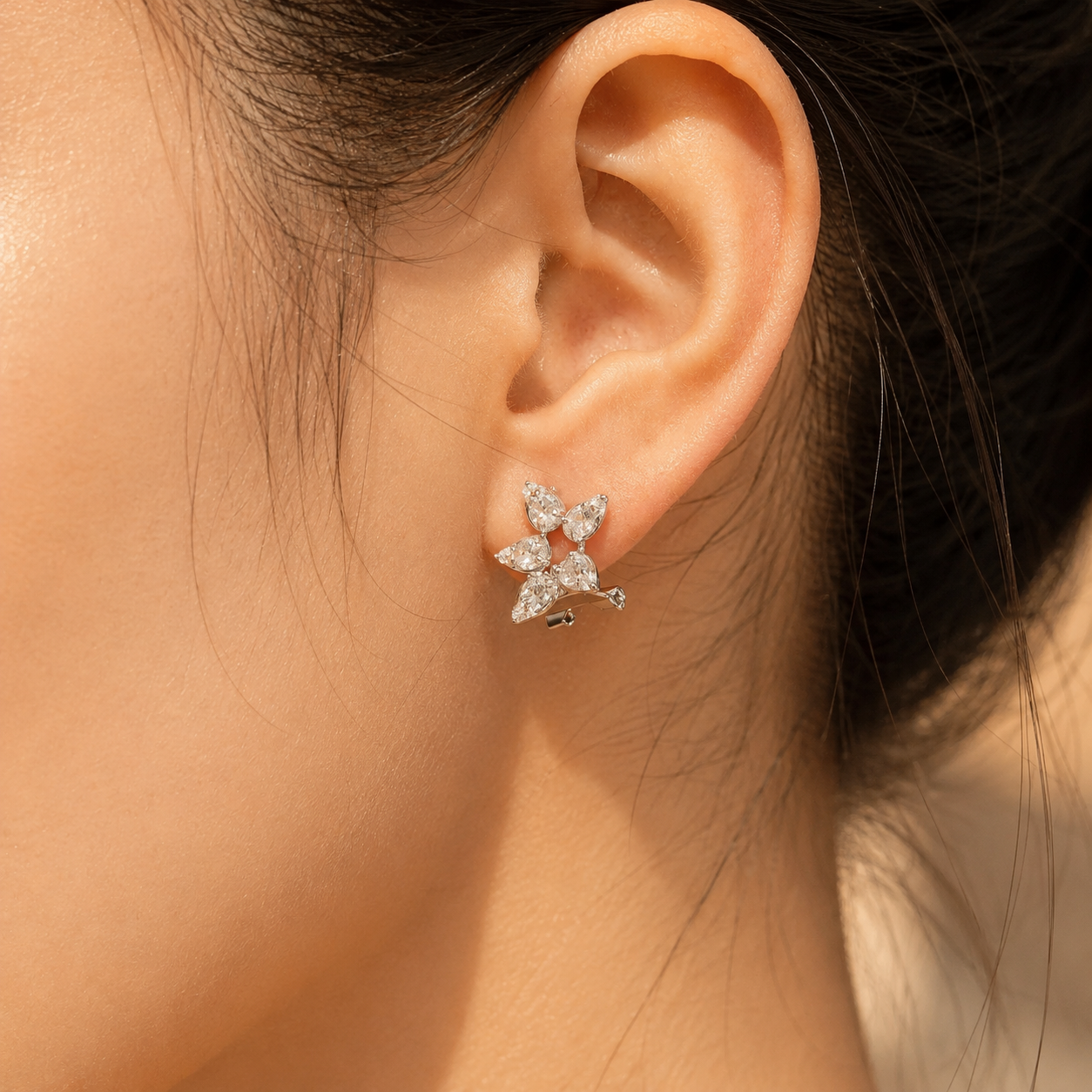 Lierre Leaf Stud Earrings GENEVIVE