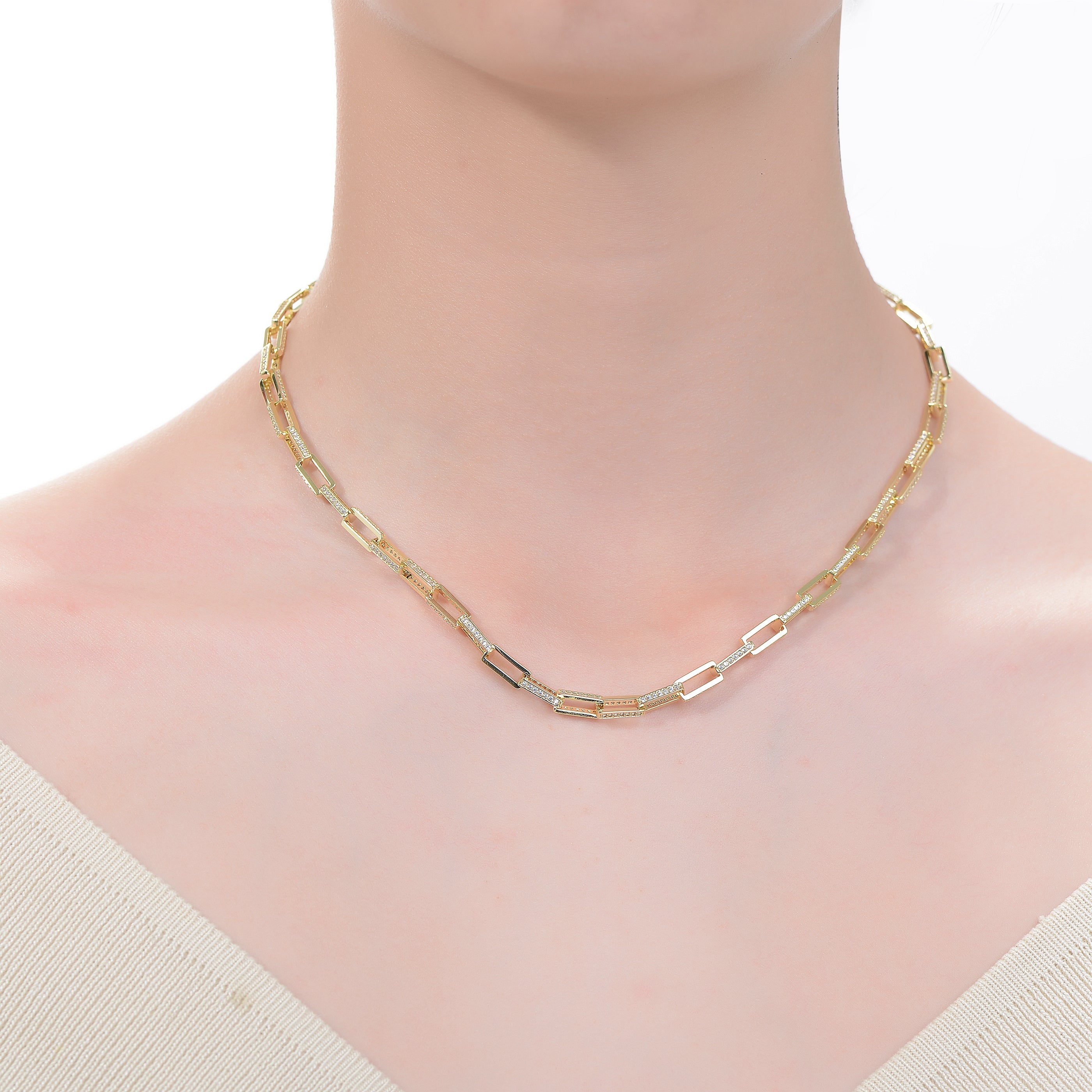 Laurie Dainty Link Necklace GENEVIVE
