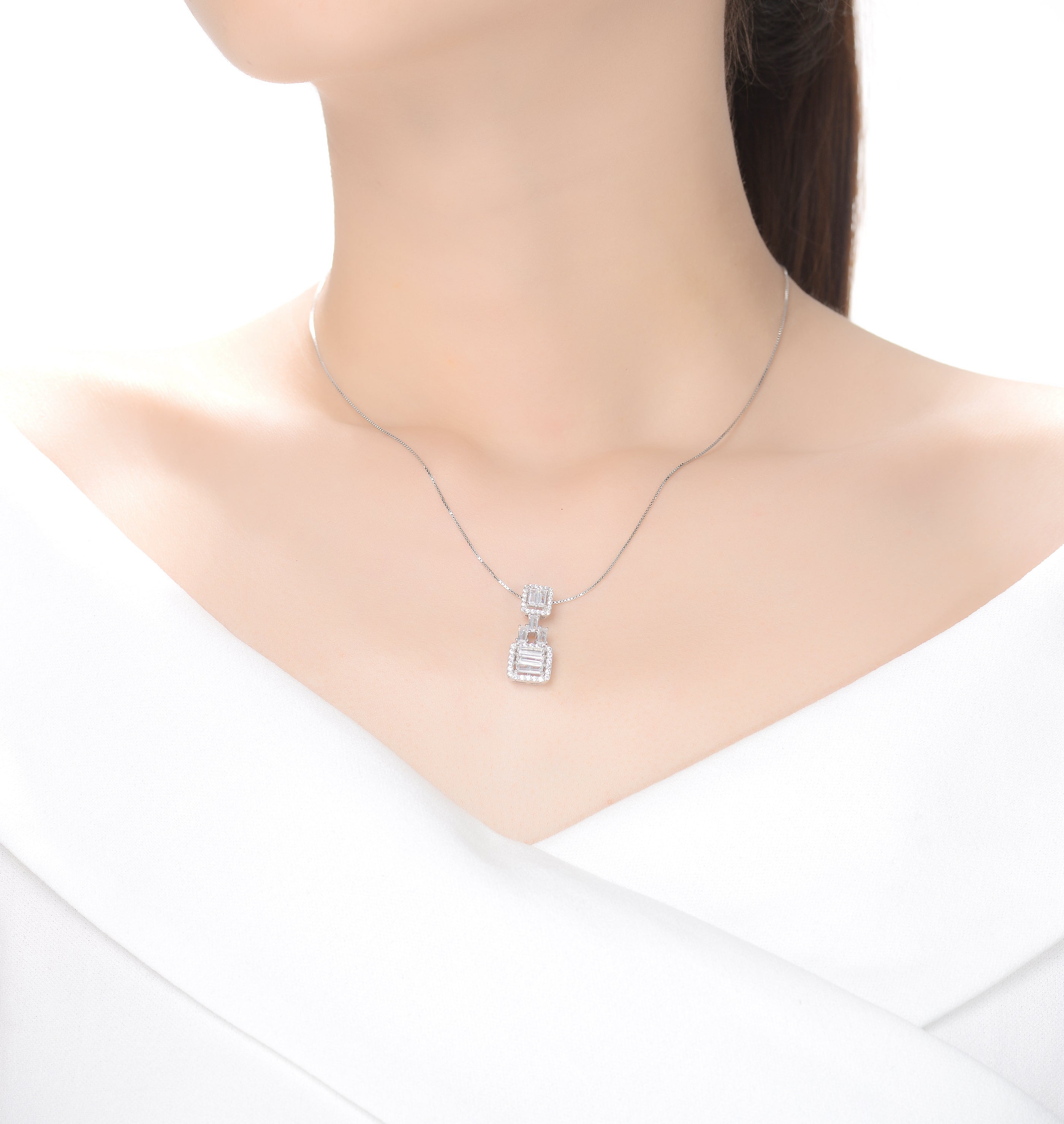 Déco Cube Pendant Necklace GENEVIVE