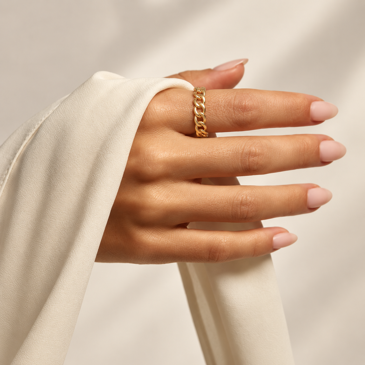 Belleville Classic Golden Chain Ring GENEVIVE
